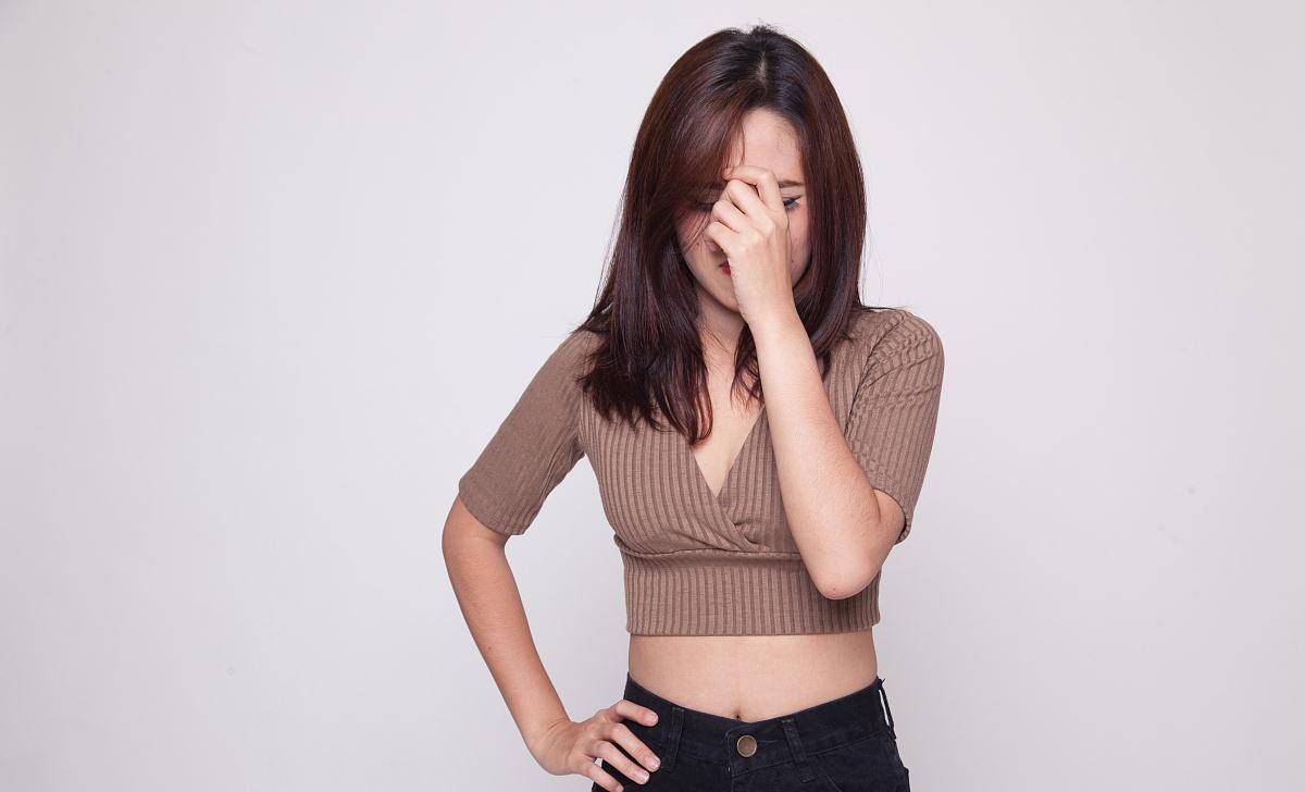为什么乳房里有个小圆硬疙瘩